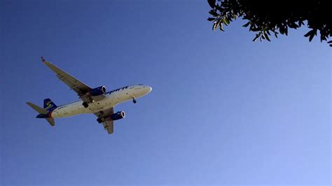 2nd View Spirit Airlines Airbus A320 232 N626NK Landing At LAX