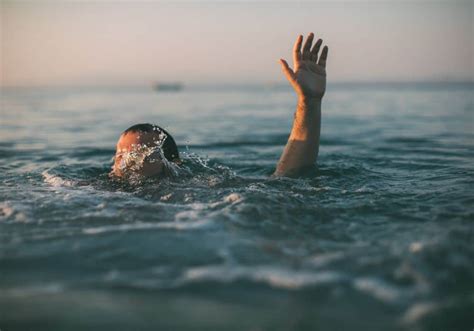 Dream About Saving Someone From Drowning 8 Spiritual Meanings