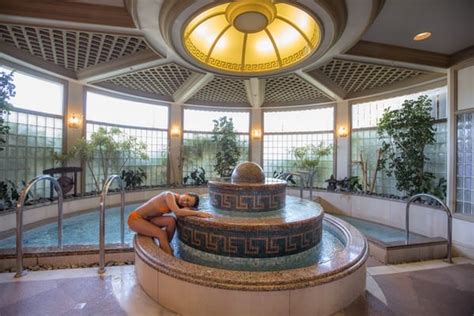 Grand Wailea Spa Grande Hydrotherapy Treat for Mom - EverythingMom