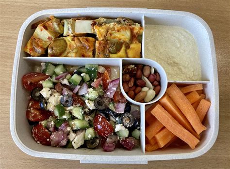 Making a healthy, balanced lunch that looks inviting is powerful self
