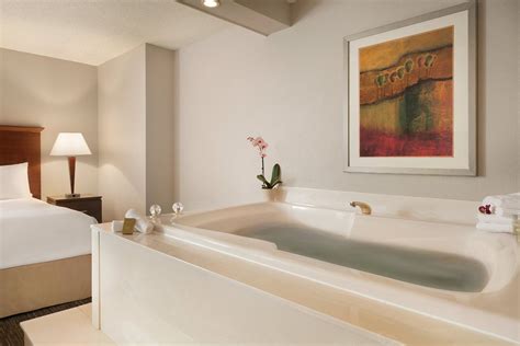 BEST Hotels with HOT TUB in room in Minneapolis ️ 2025