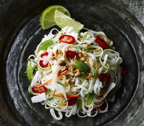 11 Light And Healthy Rice Noodle Recipes