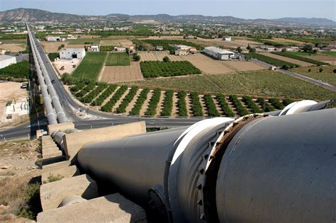 El Gobierno apunta a los trasvases para solucionar los déficits de agua