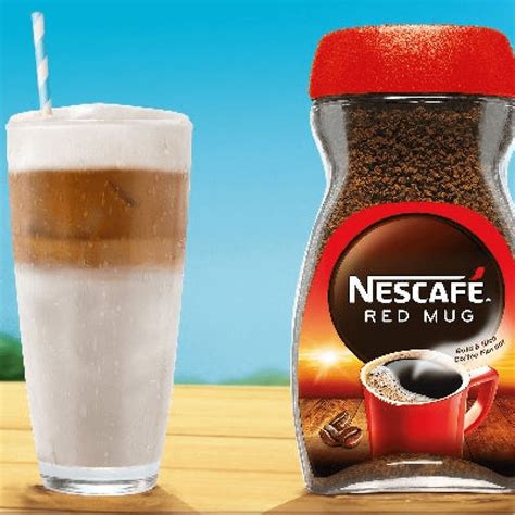 Prepare Iced Latte Macchiatto NESCAFÉ MENA