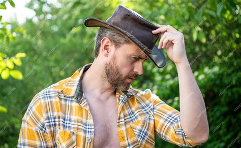 Hombre Barbudo Con Sombrero De Vaquero Vaquero Sexy En Camisa A Cuadros