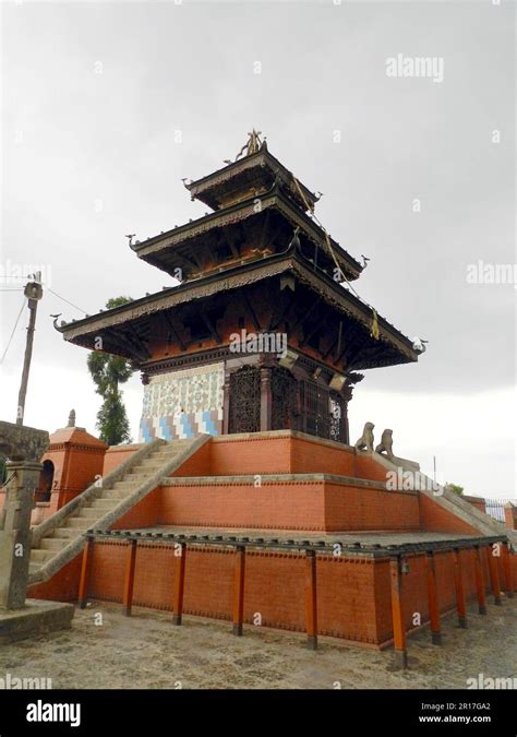 Nepal, Dhulikhel: Bhagwati Shiva Temple Stock Photo - Alamy