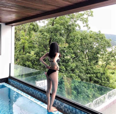 Ch N Dung Hot Girl V A I U H Nh Ng D Y B N D M V A T I Kh Ch I Du L Ch V Mua X H P