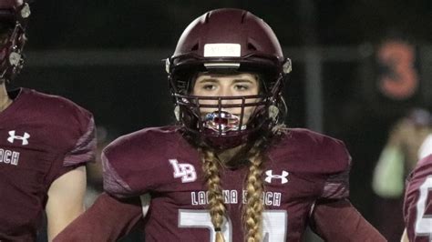 Laguna Beach student athlete Bella Rasmussen is 1st girl in California to score 2 touchdowns in ...