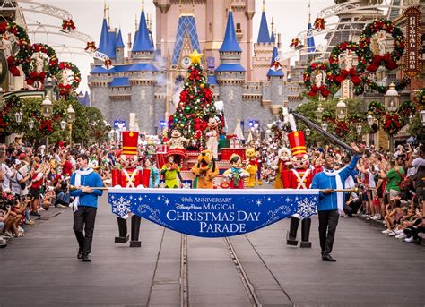 What It's Like to Watch ABC's Christmas Day Parade at Disney World ...