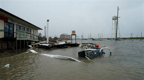 Hurricane Laura 6 Dead Residents Describe Devastation In Louisiana