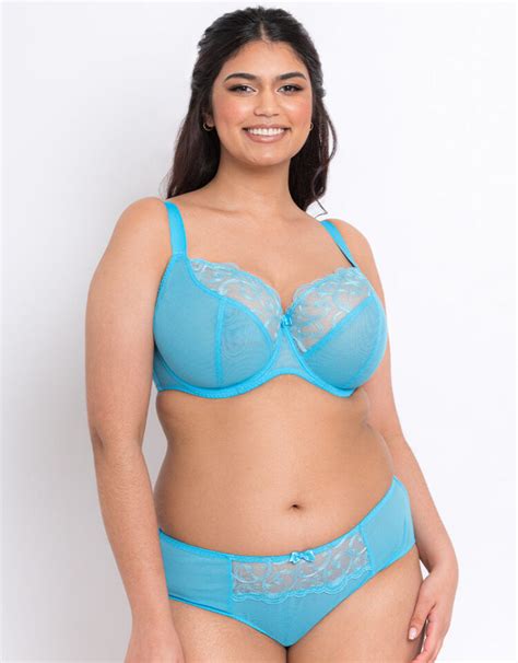 Hot Sexy Alice Viola Bikini Pics