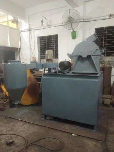 Hp Mild Steel Hammer Mill Grinder Machine Feet Capacity Ton