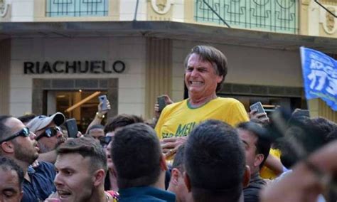 Acertaram o Bolsonaro repórter relembra como informou em primeira