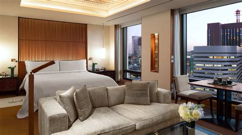 peninsula tokyo  star luxury spa hotel japan  luxe voyager