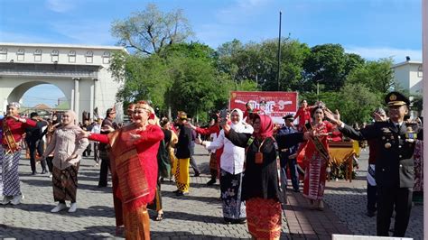 HUT Ke 78 RI Dimeriahkan Dengan Flashmob Di Halaman Balaikota Semarang