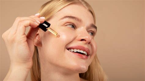 7 Alasan Dan Manfaat Retinol Untuk Kulit Yang Membuatnya Populer Di