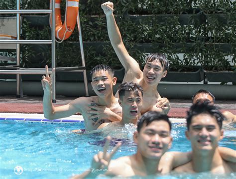 Các hot boy U Việt Nam khoe múi đẹp như nam thần