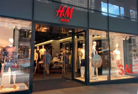 H&m - Men's Clothing - Friedrichstr. 67-70, Mitte, Berlin, Germany ...