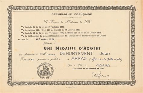 Diplôme De Médaille Dargent De Lenseignement Du Premier Degré