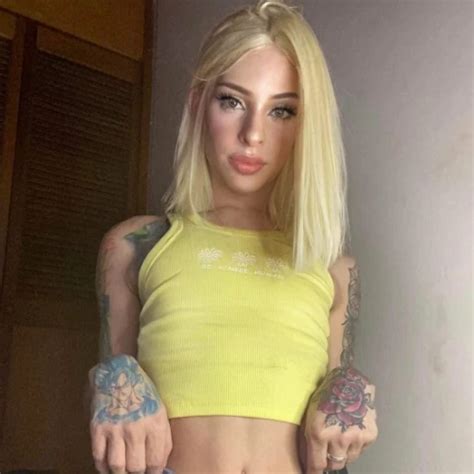 So Gorgeous Shemale Fuck Her Horny Friend XHamster