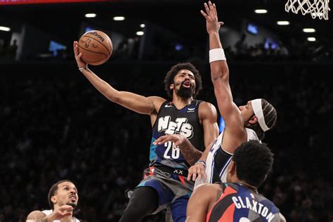 Spencer Dinwiddie carrying load for banged-up Nets