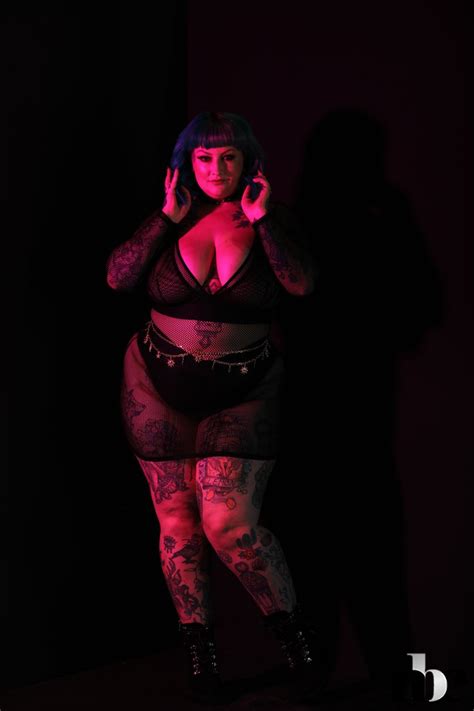 Babe Source On Twitter GaldaLou Galda Lou Nothing But Curves Https T Co WcSh LH G See