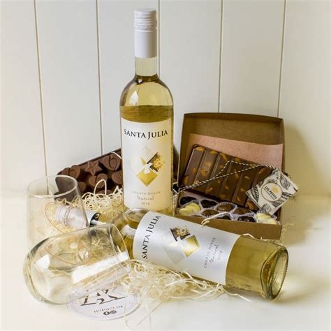 Regalos Originales Para Amigas Kit Vino Santa Julia Chenin Tableta