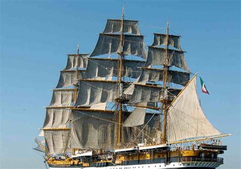 L Amerigo Vespucci Parte Per Il Giro Del Mondo Mesi Soste