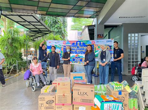 Berbagi Bahagia Di Bulan Ramadan Bank Raya Bagikan Paket Sembako