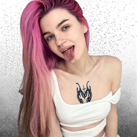 Soft Bright And Captivating Follow Her On Onlyfans Amateur Porn Feat