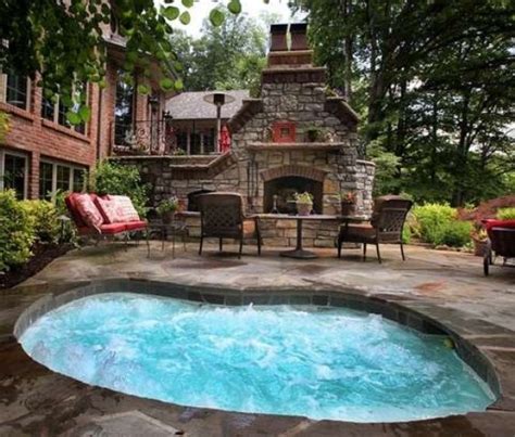 25 Stunning Garden Hot Tub Designs