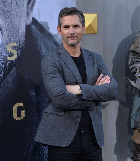 In Photos Charlie Hunnam Eric Bana Attend King Arthur Premiere In