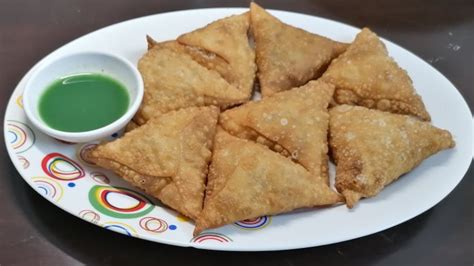 Crispy And Spicy Chicken Samosa Recipe टेस्टी और स्वादिष्ट चिकन समोसा