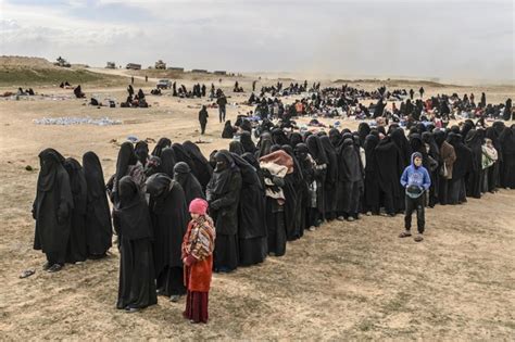 Hundreds Of Isil Fighters Surrender In Syrias Baghouz Sdf Isil Isis