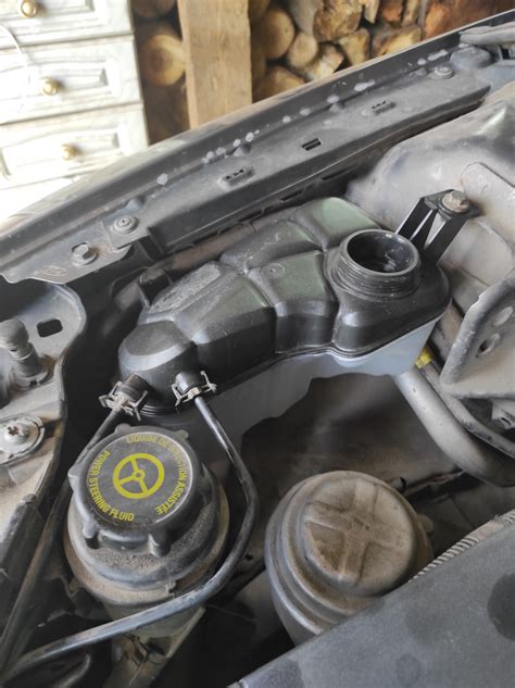 Расширительный бачок и крышка — Ford Mondeo IV, 2 л, 2011 года | своими ...