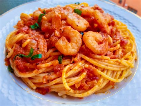 Spaghete în sos de roșii cu creveți AnneGust