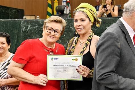 Reitora participa de sessão em homenagem ao Dia da Mulher na Alego