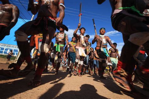 Índios vão às ruas na luta por direitos REPORTER 30