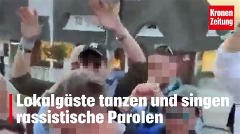 Lokalgäste tanzen und singen rassistische Parolen krone tv NEWS YouTube