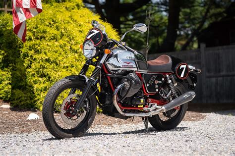 2013 Moto Guzzi V7 Racer – Iconic Motorbike Auctions