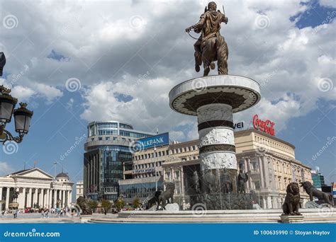 Centro De Ciudad De Skopje Y Alexander El Gran Monumento Macedonia