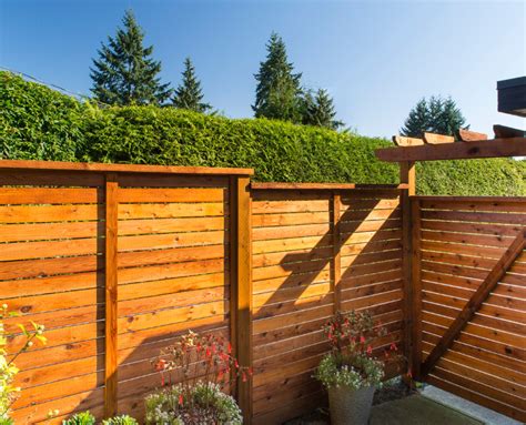 vancouver fence home installation vinyl  cedar fencing