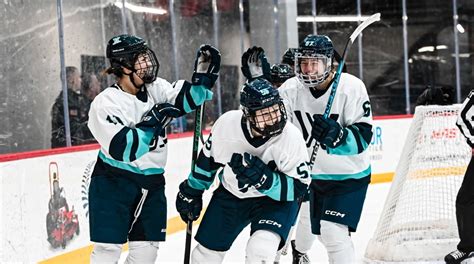 Pwhl New York Blue Line Built Around Talented Trio Of Young Canadians