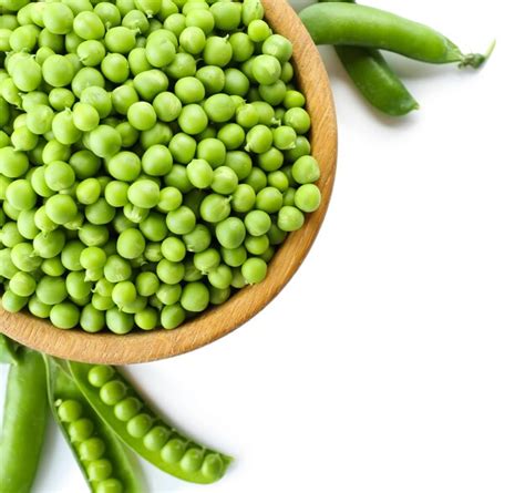 Premium Photo Fresh Green Peas In Bowl Isolated On White