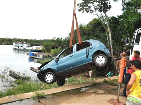 G1 Motorista Dorme Ao Volante E Cai Dentro De Lago Em Terra Santa