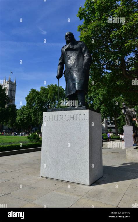 Statue of Winston Churchill Stock Photo - Alamy