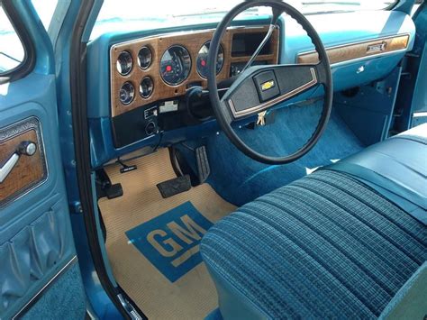 1977 CHEVROLET C-10 PICKUP Interior with Blue Leather Seats