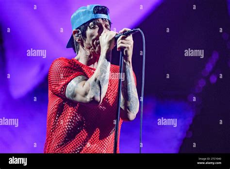 Anthony Kiedis Vocals Red Hot Chili Peppers Live In Buenos Aires