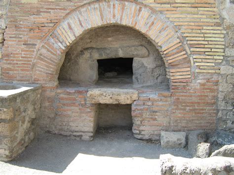 File:Pompeii-Oven.JPG - Wikitravel