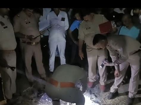 The Body Of A Villager Found Soaked In Blood In Etah एटा में खून से